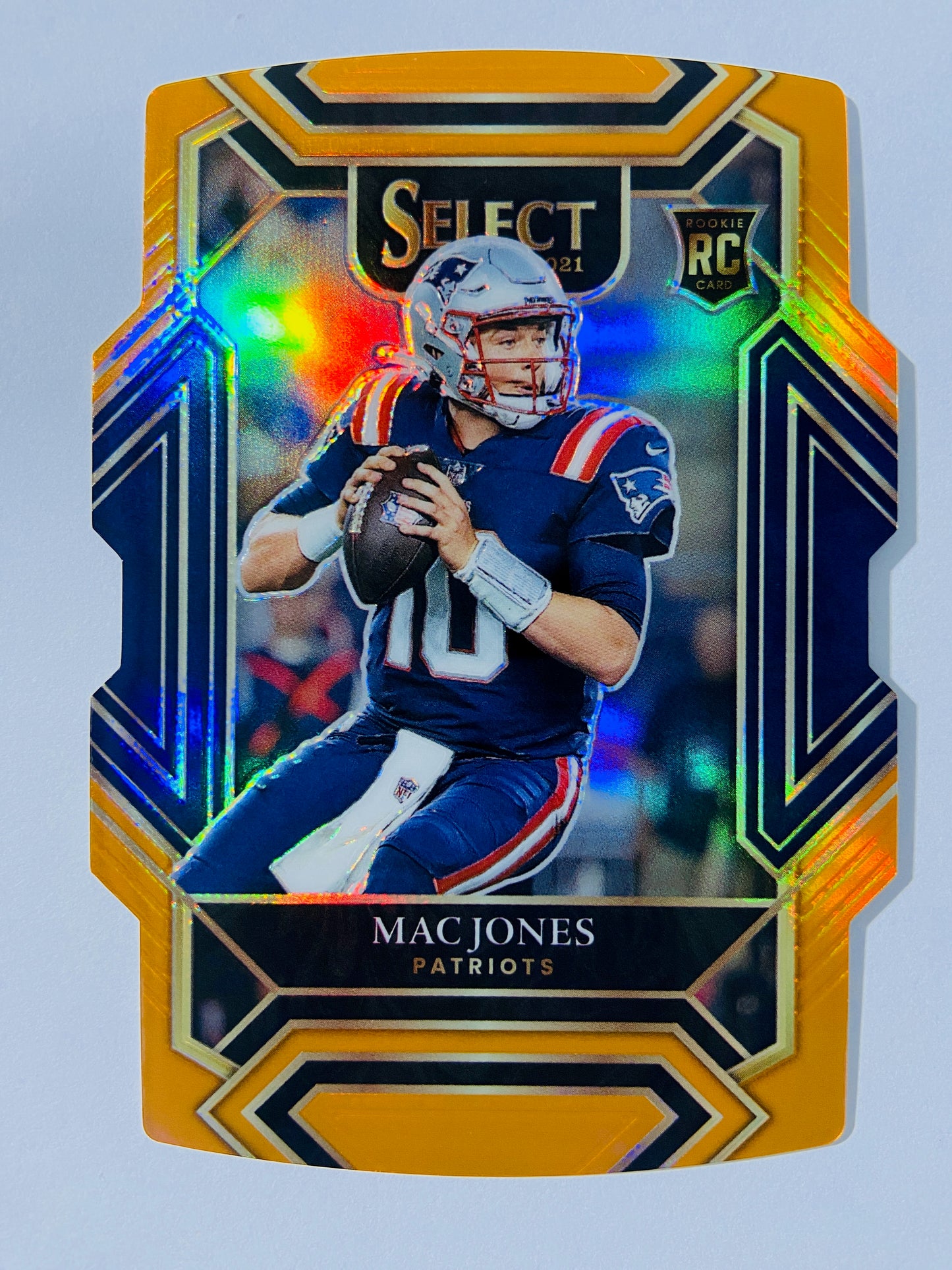 Mac Jones – New England Patriots 2021 Panini Select Club Level #251 Die-Cut Orange Prizm Parallel RC Rookie /249