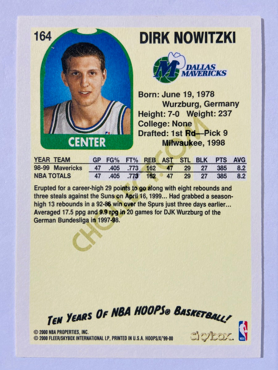 Dirk Nowitzki - Dallas Mavericks 2000 Skybox #164