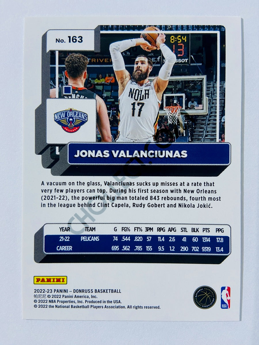 Jonas Valanciunas - New Orleans Pelicans 2022-23 Panini Donruss Holo Green Laser Parallel #163