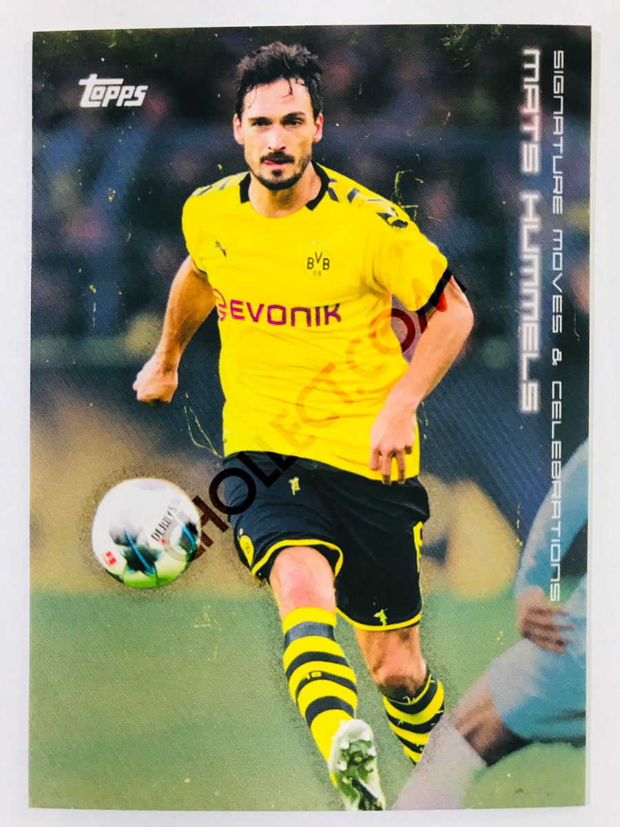 Mats Hummels (Signature Moves & Celebrations) 2020 Topps 2020 BVB Borussia Dortmund Soccer Card #27